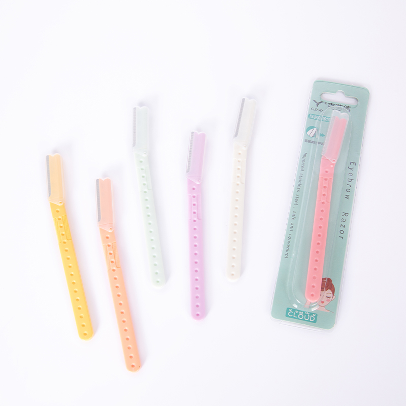 Rasoir à sourcils avec housse de précision