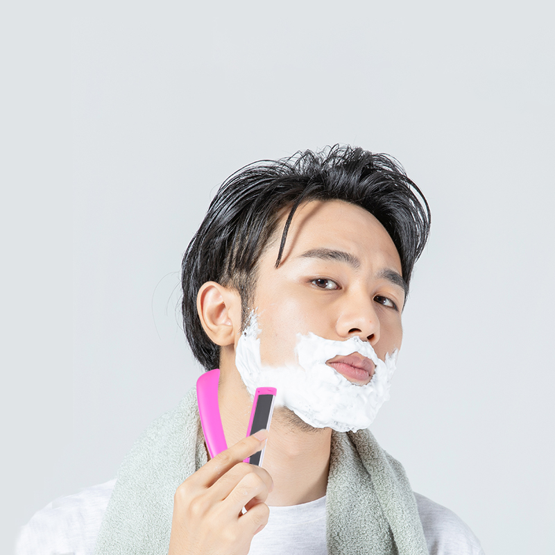 Manche de rasoir en plastique à 74 lames